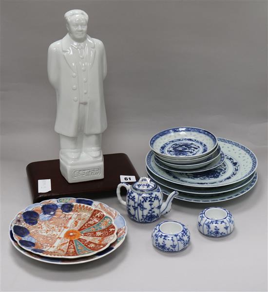 A quantity of Chinese blue and white, two Imari dishes and a blanc de Chine figure of Mao H.47cm
